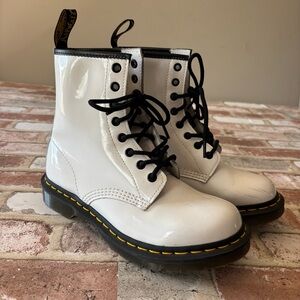 Dr Doc Martens 1460 Patent Leather Lace Up Boots White UK 6 US 8 NEED INSOLES